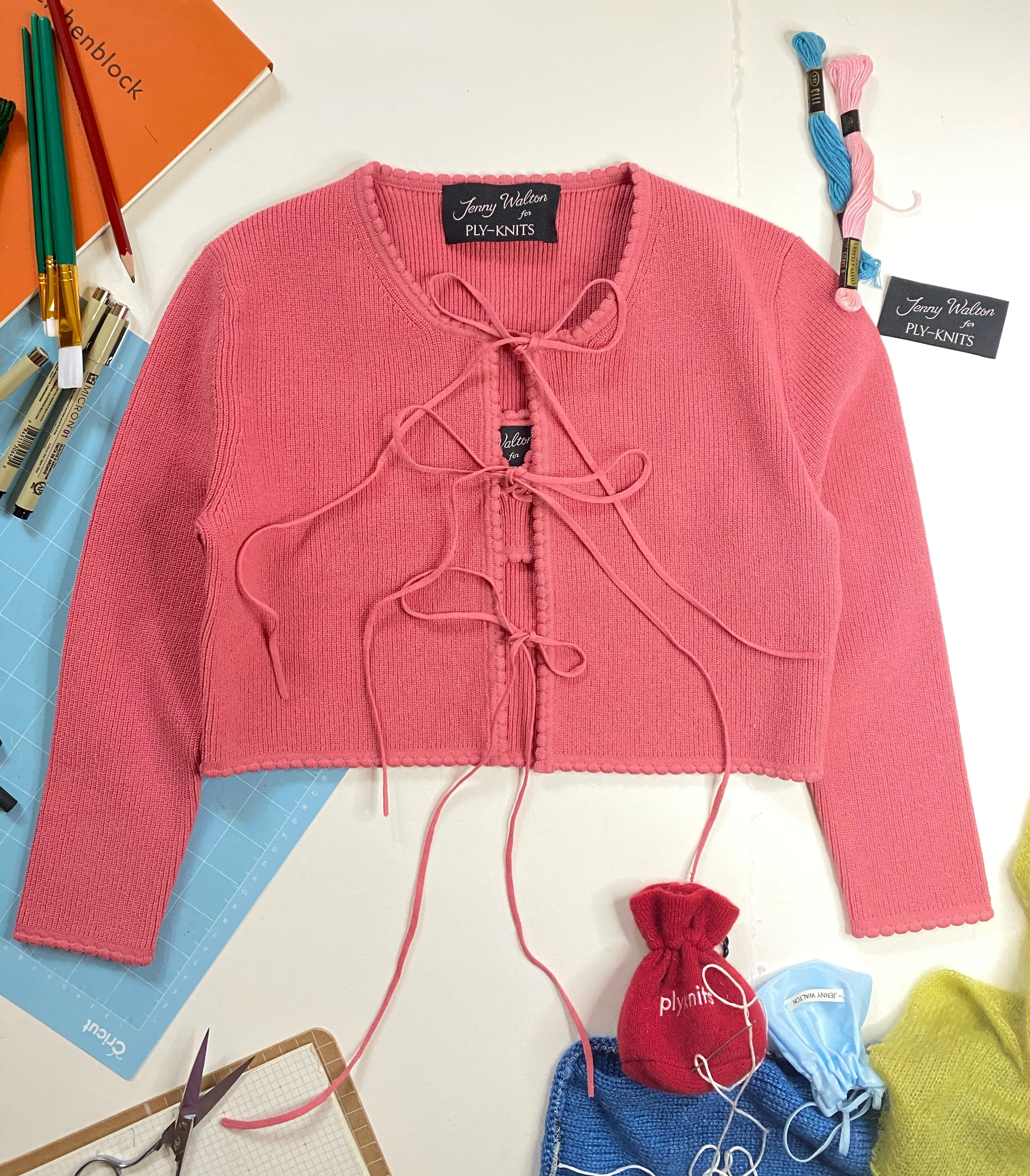 JENNY SCALLOPED CARDIGAN IN WATERMELON-SUGAR-'N-SPICE