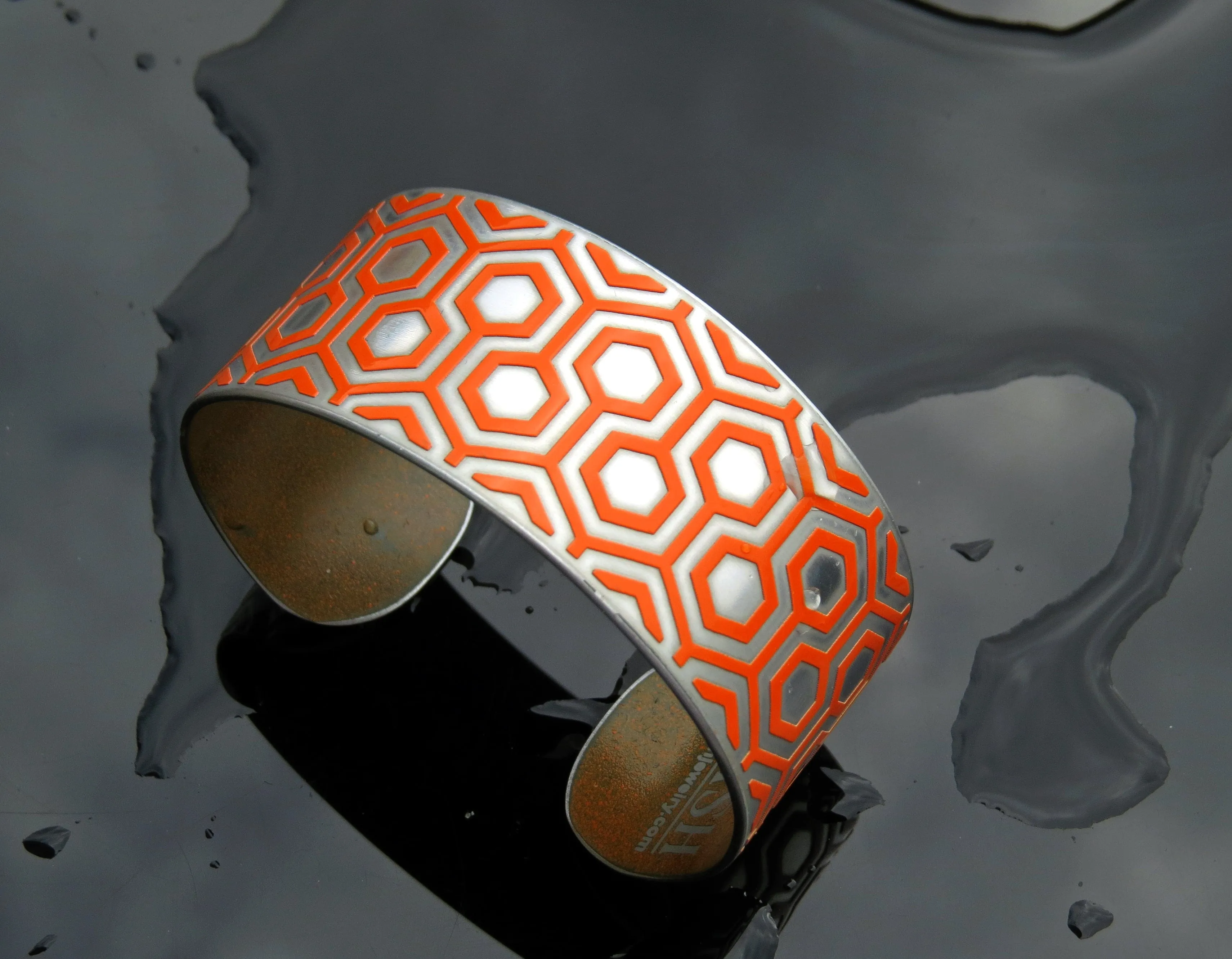 Mustang GT Hexagon Cuff