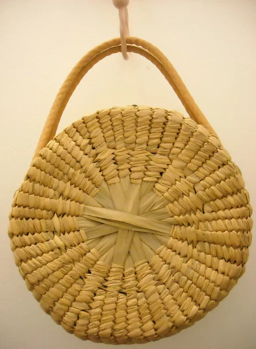 ROUND POSIES VINTAGE STRAW HANDWOVEN ROUND BAG
