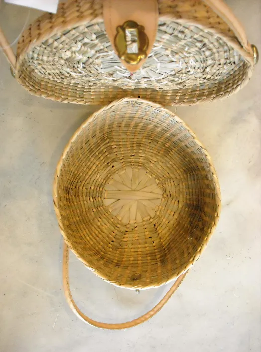 ROUND POSIES VINTAGE STRAW HANDWOVEN ROUND BAG