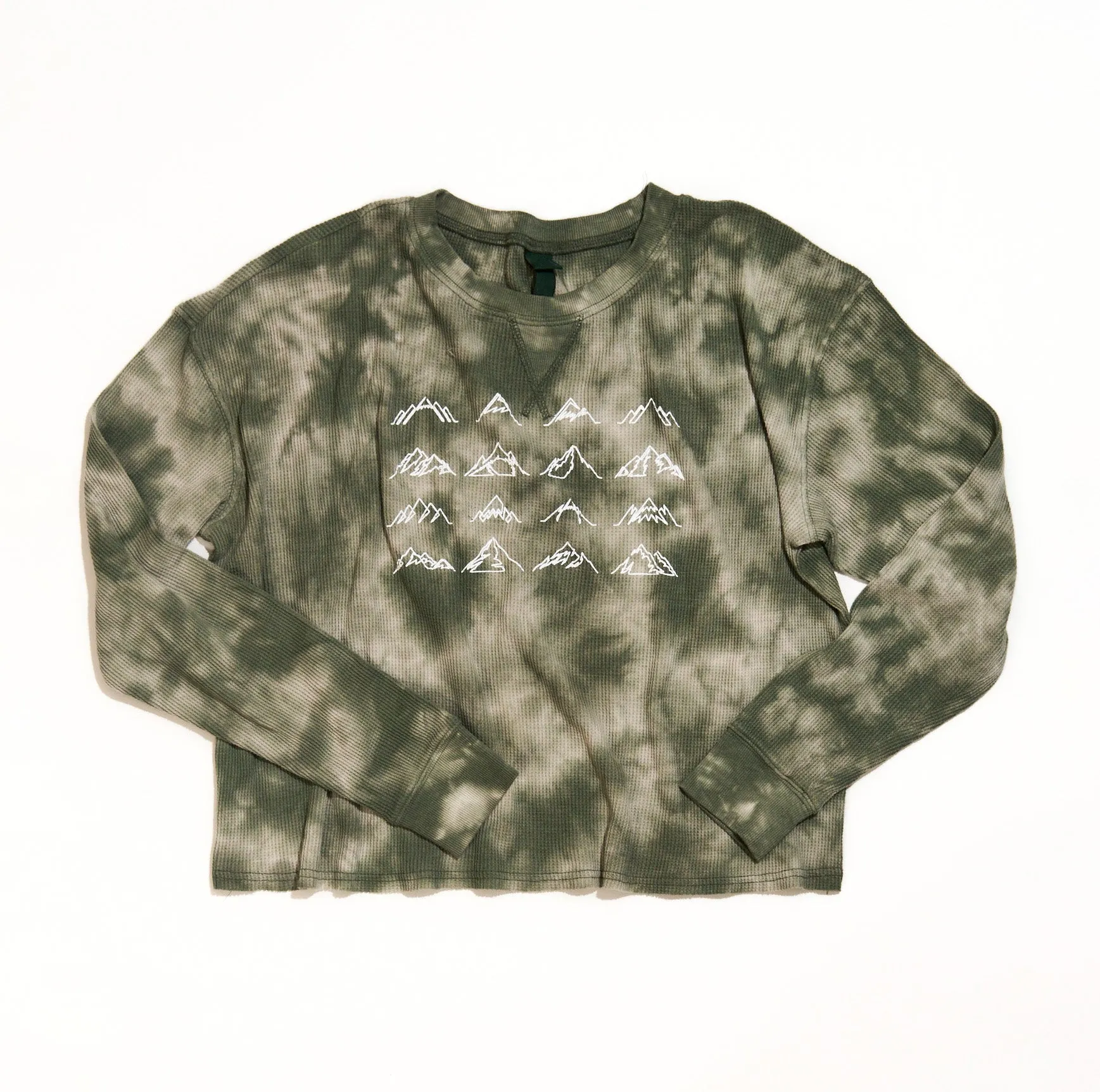 Women's 16 Mountains Upcycled Long Sleeve Cropped Shirt in Olive (Small)