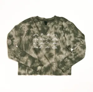 Women's 16 Mountains Upcycled Long Sleeve Cropped Shirt in Olive (Small)